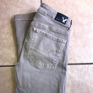 🦅American Eagle Taupe/Tan Cropped Skinny Jeans size 6